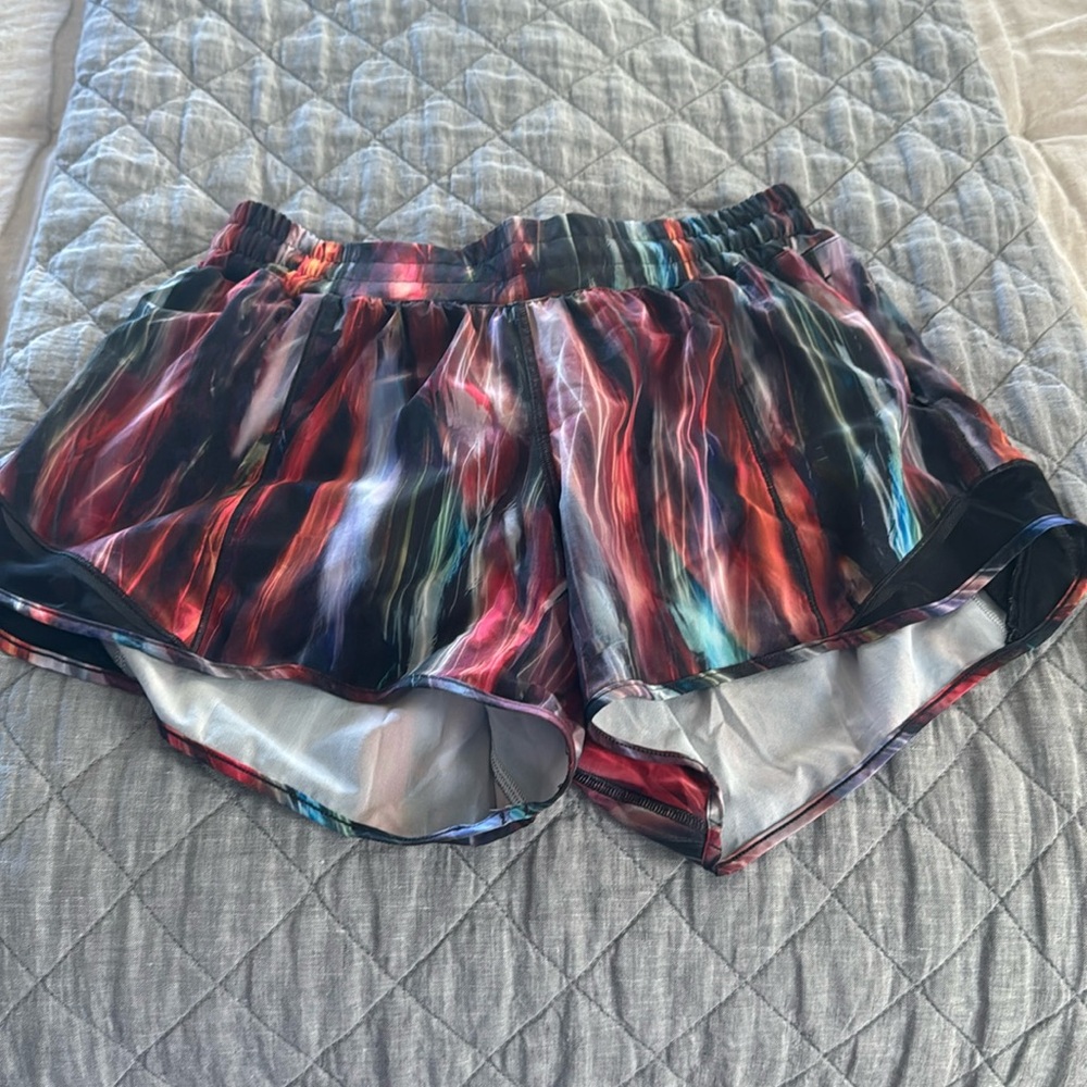 Lululemon hotty hot shorts size 8 tall